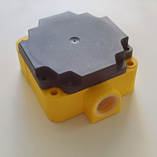 Serieller RS232-Port für den RFID-Tag-Leser für die Positionierung des AGV-Wagens mit RFID-Sensor für die Handhabung des Roboters